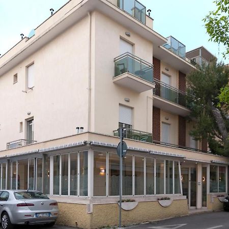 Hotel Ave Rimini Kültér fotó