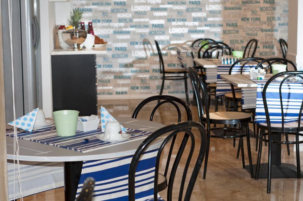 Hotel Ave Rimini Kültér fotó