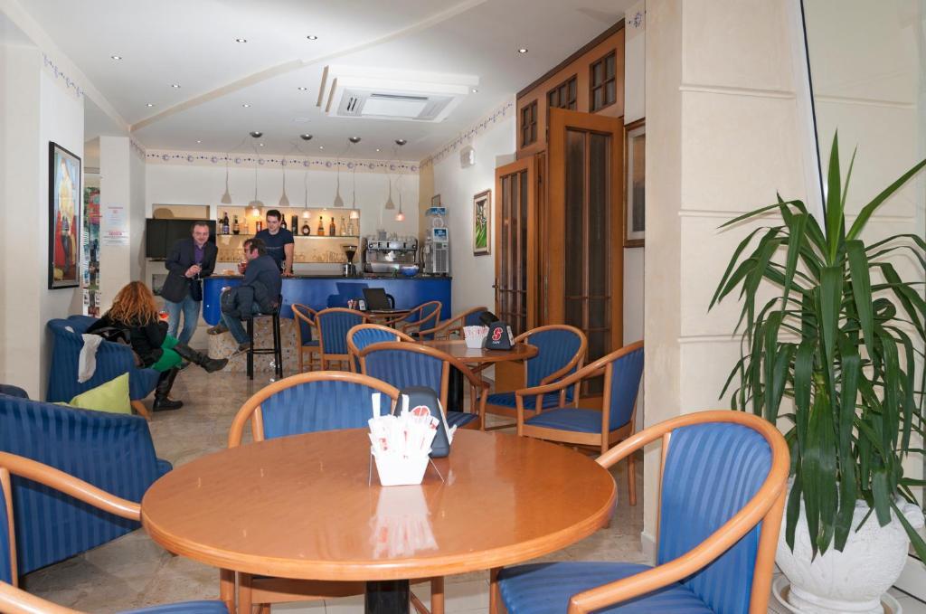 Hotel Ave Rimini Kültér fotó